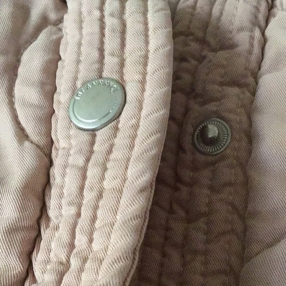 Blank NYC Cropped Quilted Snap Button Oversized Pink Jacket - Picture 8 of 9